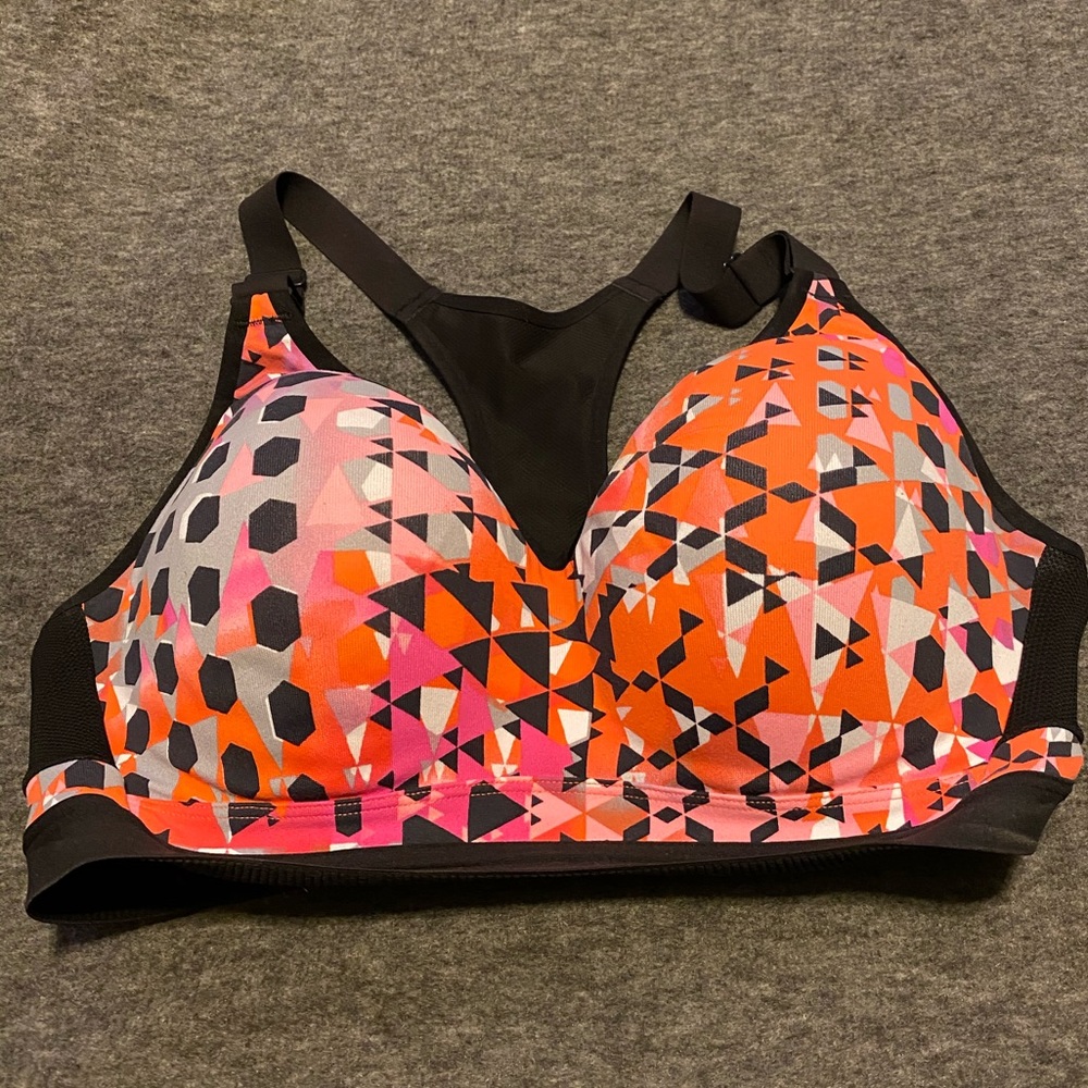 VS Sport Sports bra. Size 36D
